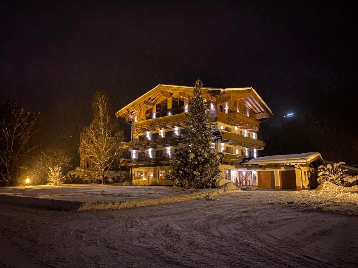 Pension Dorferwirt Bramberg am Wildkogel Exteriör bild